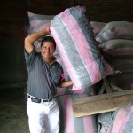 Miguel Solorzano, risbonde i Equador som lånat - och betalat tillbaka - $1200 via Kiva.org. Foto: Kiva Miguel Solorzano, risbonde i Equador som lånat - och betalat tillbaka - $1200 via Kiva.org. Foto: Kiva